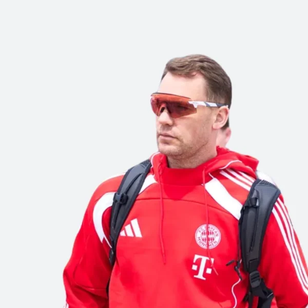 FIFA 2025 Bayern Munich Manuel Neuer Hoodie Front Image